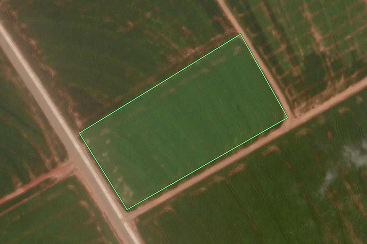 Imagem de satélite do imóvel rural em Goioerê (PR), com o contorno declarado no CAR desenhado por cima.