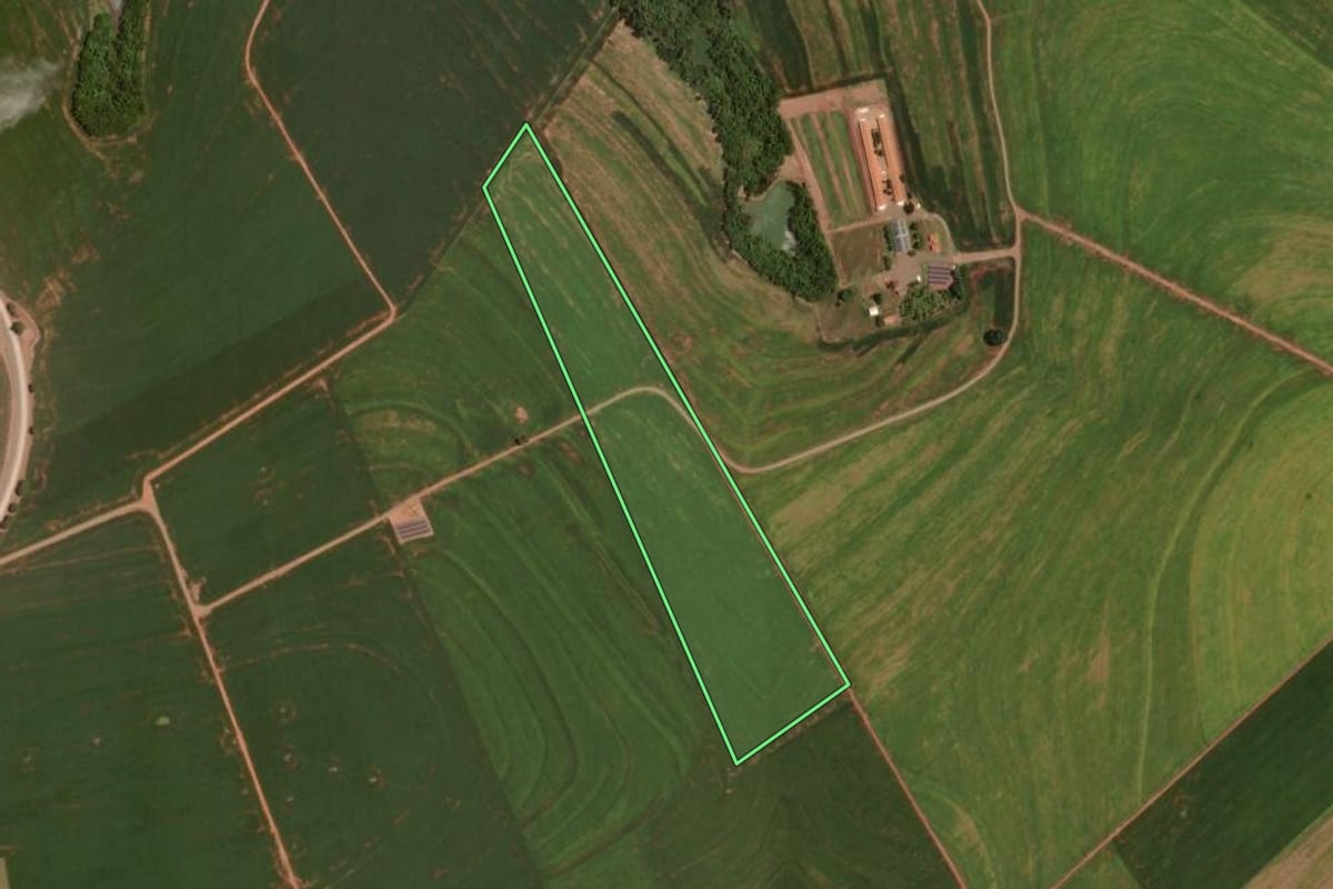 Imagem de satélite do imóvel rural em Goioerê (PR), com o contorno declarado no CAR desenhado por cima.