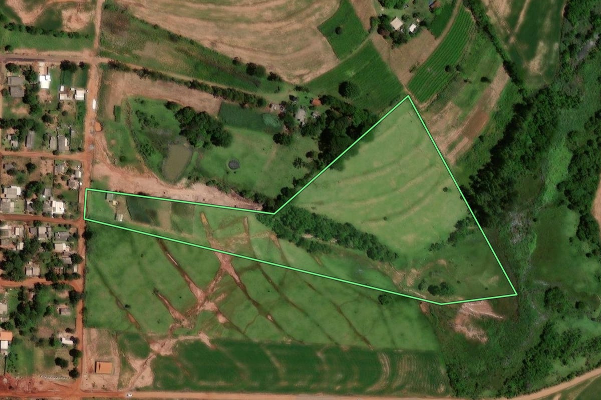 Imagem de satélite do imóvel rural em Goioerê (PR), com o contorno declarado no CAR desenhado por cima.