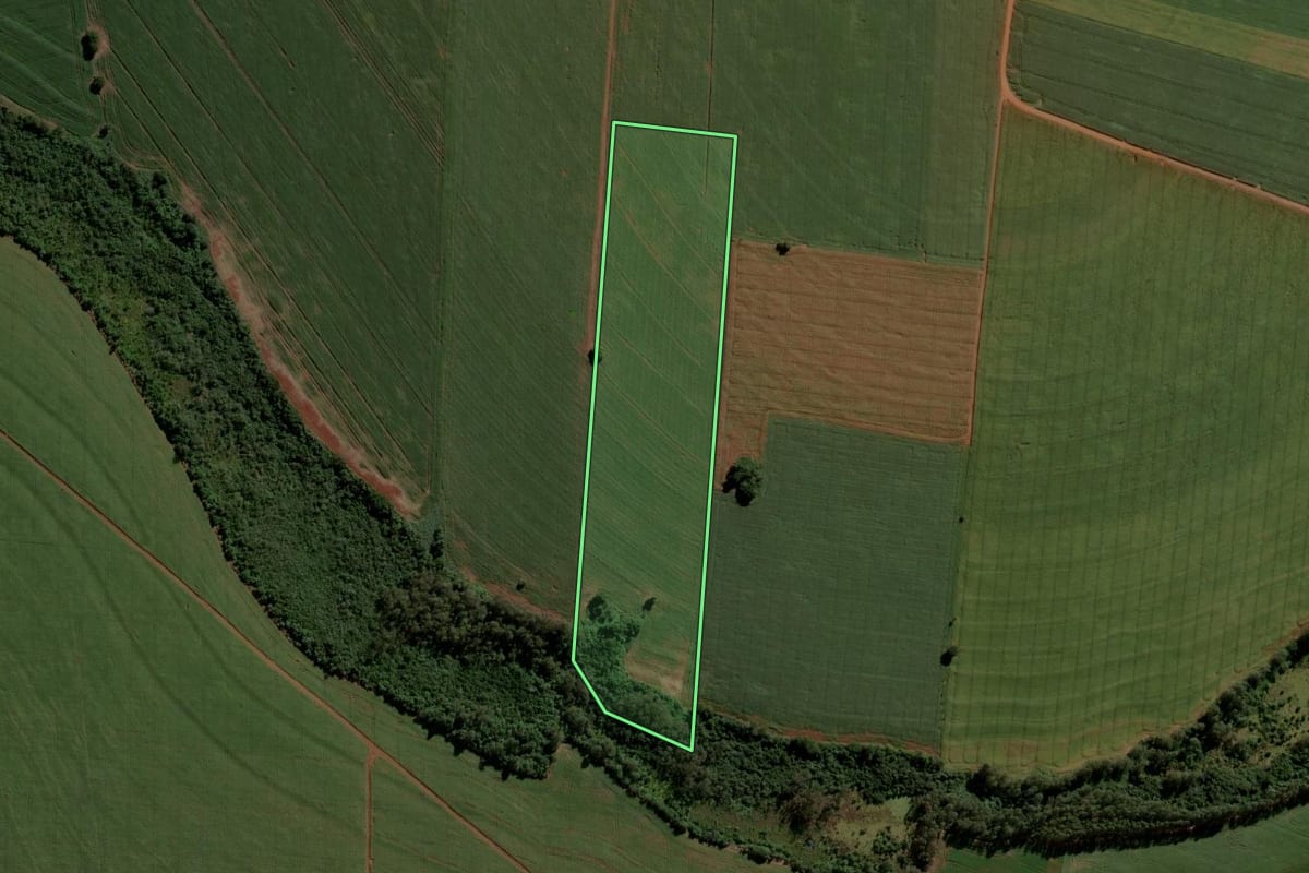 Imagem de satélite do imóvel rural em Goioerê (PR), com o contorno declarado no CAR desenhado por cima.