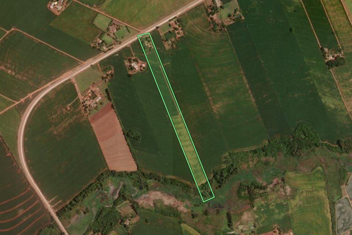 Imagem de satélite do imóvel rural em Goioerê (PR), com o contorno declarado no CAR desenhado por cima.
