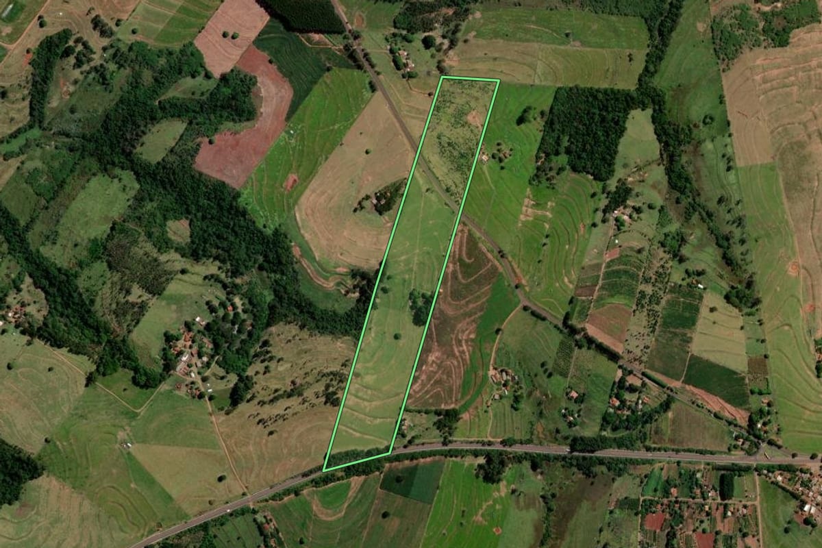 Imagem de satélite do imóvel rural em Goioerê (PR), com o contorno declarado no CAR desenhado por cima.