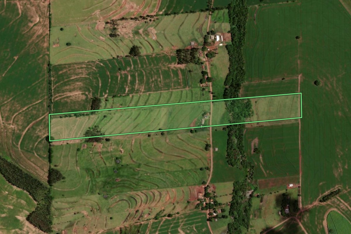 Imagem de satélite do imóvel rural em Goioerê (PR), com o contorno declarado no CAR desenhado por cima.