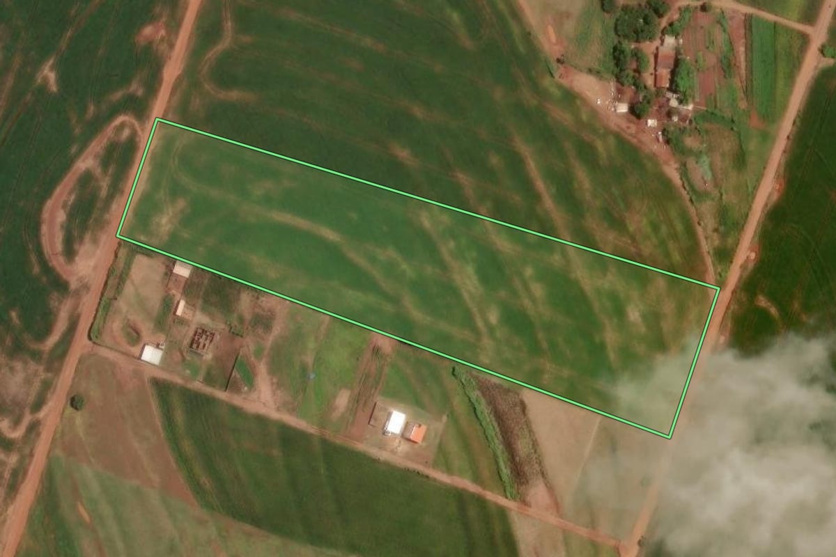 Imagem de satélite do imóvel rural em Goioerê (PR), com o contorno declarado no CAR desenhado por cima.