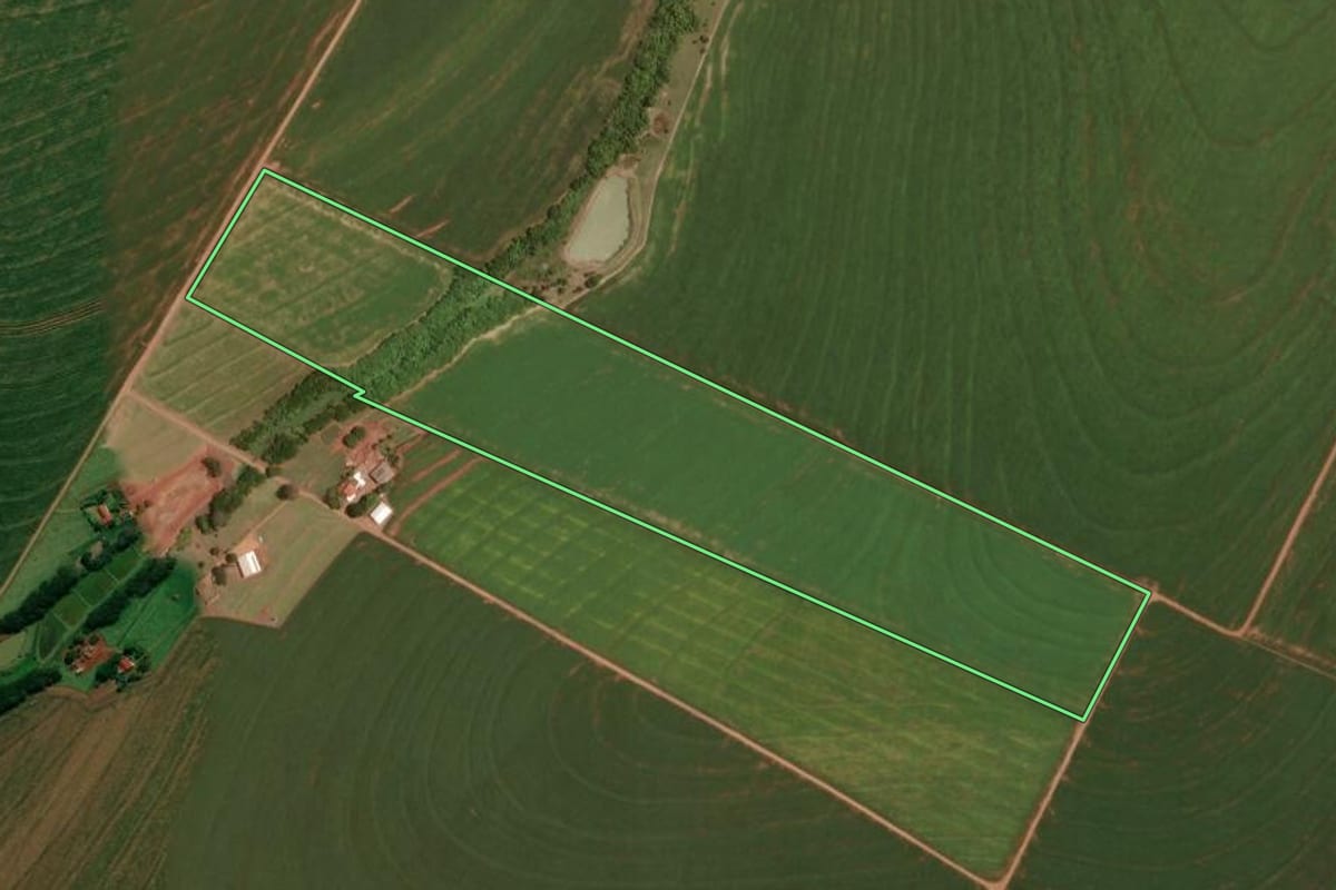 Imagem de satélite do imóvel rural em Goioerê (PR), com o contorno declarado no CAR desenhado por cima.