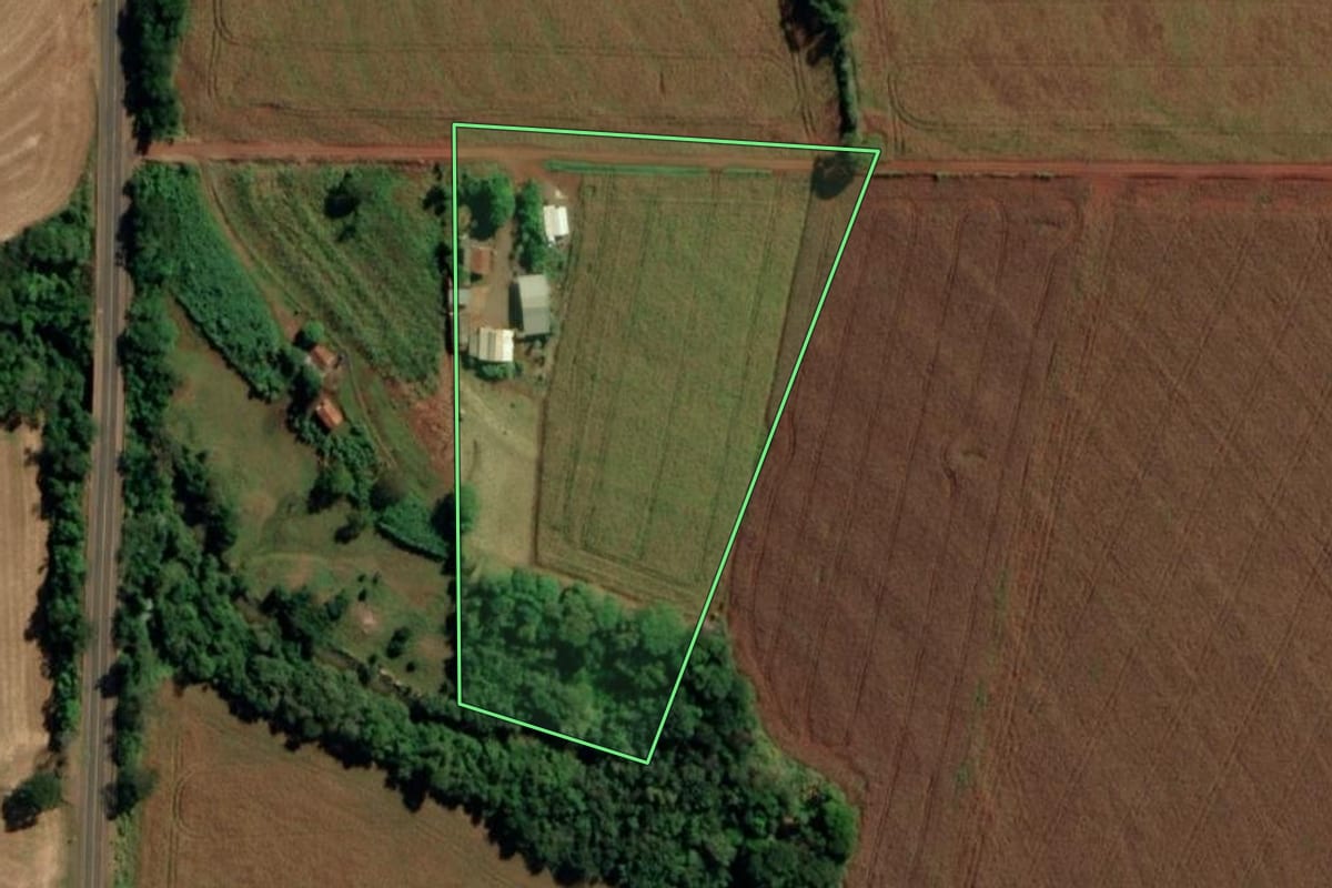 Imagem de satélite do imóvel rural em Guaíra (PR), com o contorno declarado no CAR desenhado por cima.