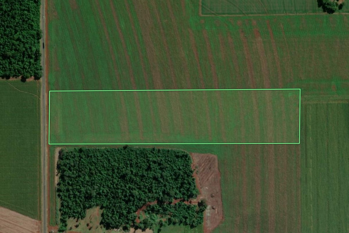Imagem de satélite do imóvel rural em Guaíra (PR), com o contorno declarado no CAR desenhado por cima.