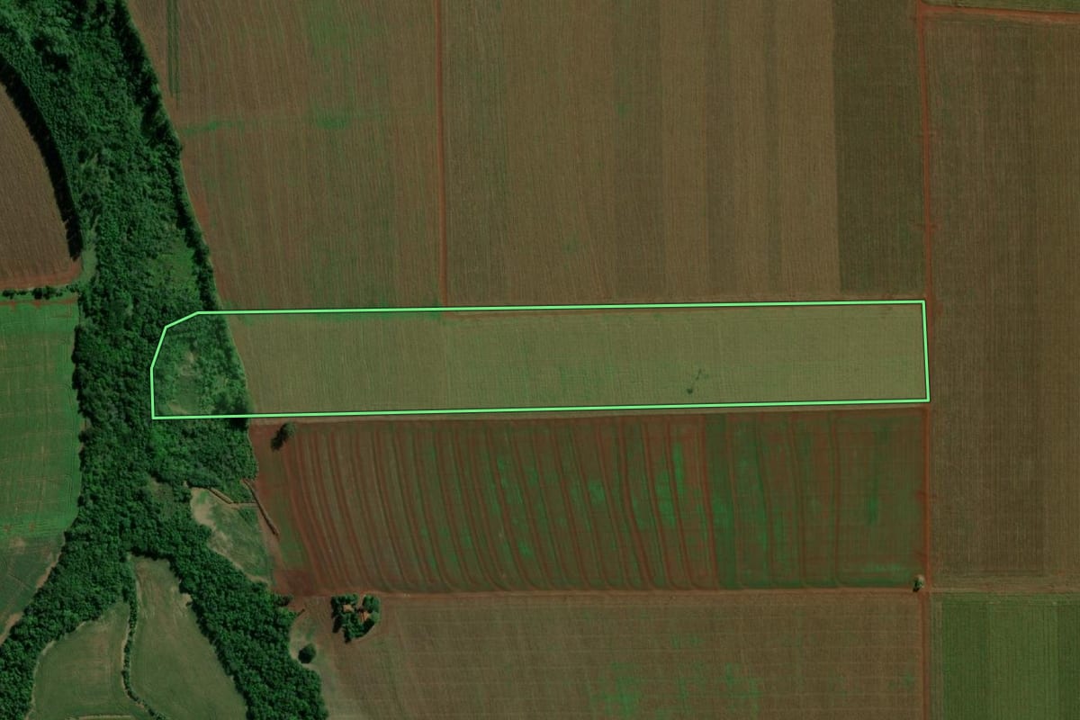 Imagem de satélite do imóvel rural em Guaíra (PR), com o contorno declarado no CAR desenhado por cima.