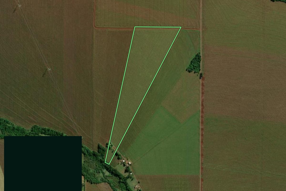 Imagem de satélite do imóvel rural em Guaíra (PR), com o contorno declarado no CAR desenhado por cima.