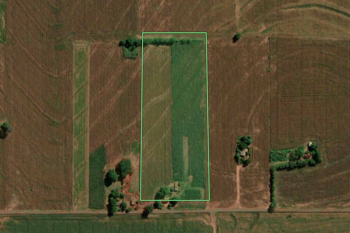 Imagem de satélite do imóvel rural em Guaíra (PR), com o contorno declarado no CAR desenhado por cima.