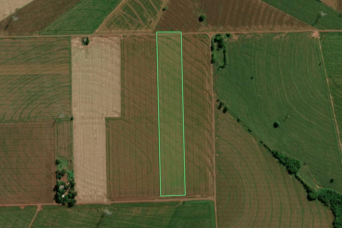 Imagem de satélite do imóvel rural em Guaíra (PR), com o contorno declarado no CAR desenhado por cima.