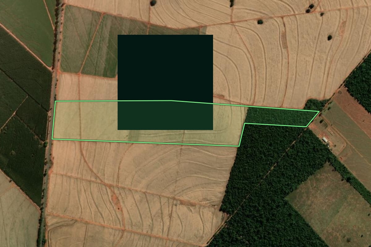 Imagem de satélite do imóvel rural em Guairaçá (PR), com o contorno declarado no CAR desenhado por cima.
