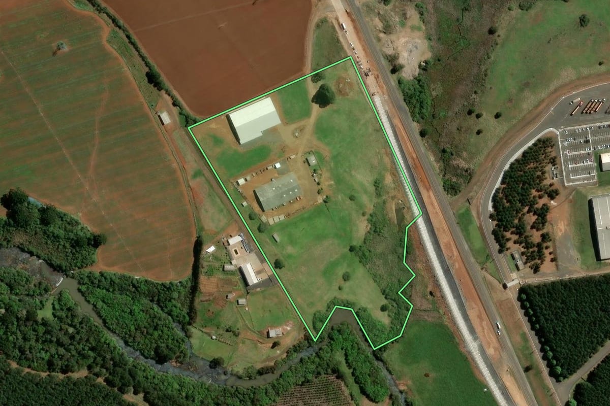 Imagem de satélite do imóvel rural em Guarapuava (PR), com o contorno declarado no CAR desenhado por cima.