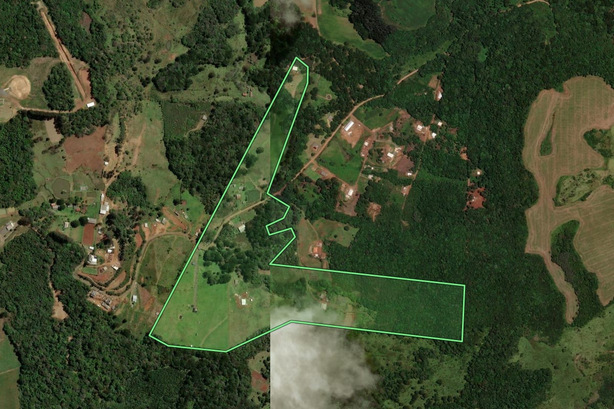 Imagem de satélite do imóvel rural em Guarapuava (PR), com o contorno declarado no CAR desenhado por cima.