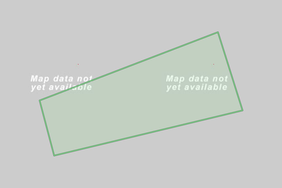Imagem de satélite do imóvel rural em Guaratuba (PR), com o contorno declarado no CAR desenhado por cima.