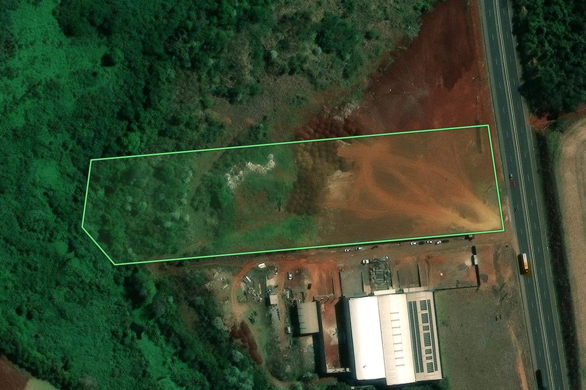 Imagem de satélite do imóvel rural em Ibiporã (PR), com o contorno declarado no CAR desenhado por cima.