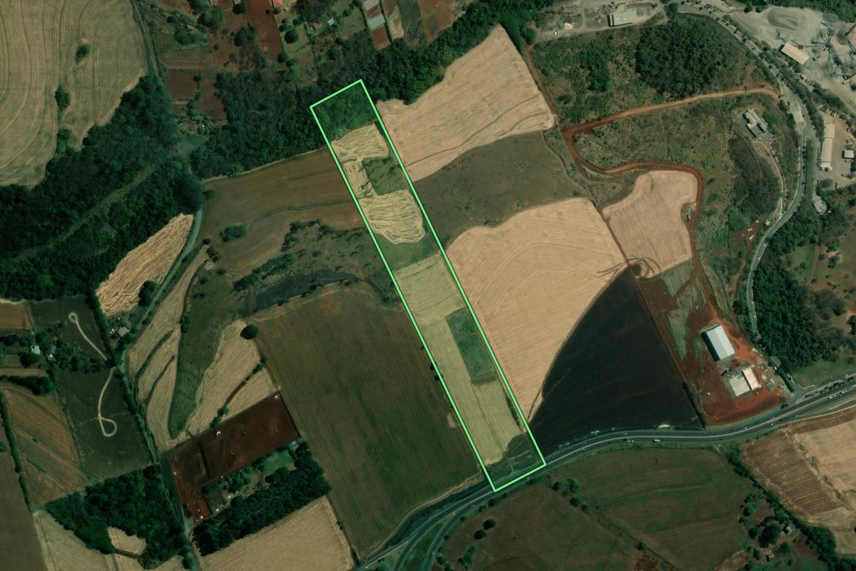 Imagem de satélite do imóvel rural em Ibiporã (PR), com o contorno declarado no CAR desenhado por cima.