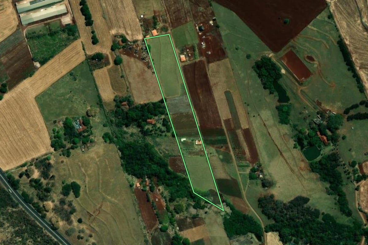 Imagem de satélite do imóvel rural em Ibiporã (PR), com o contorno declarado no CAR desenhado por cima.