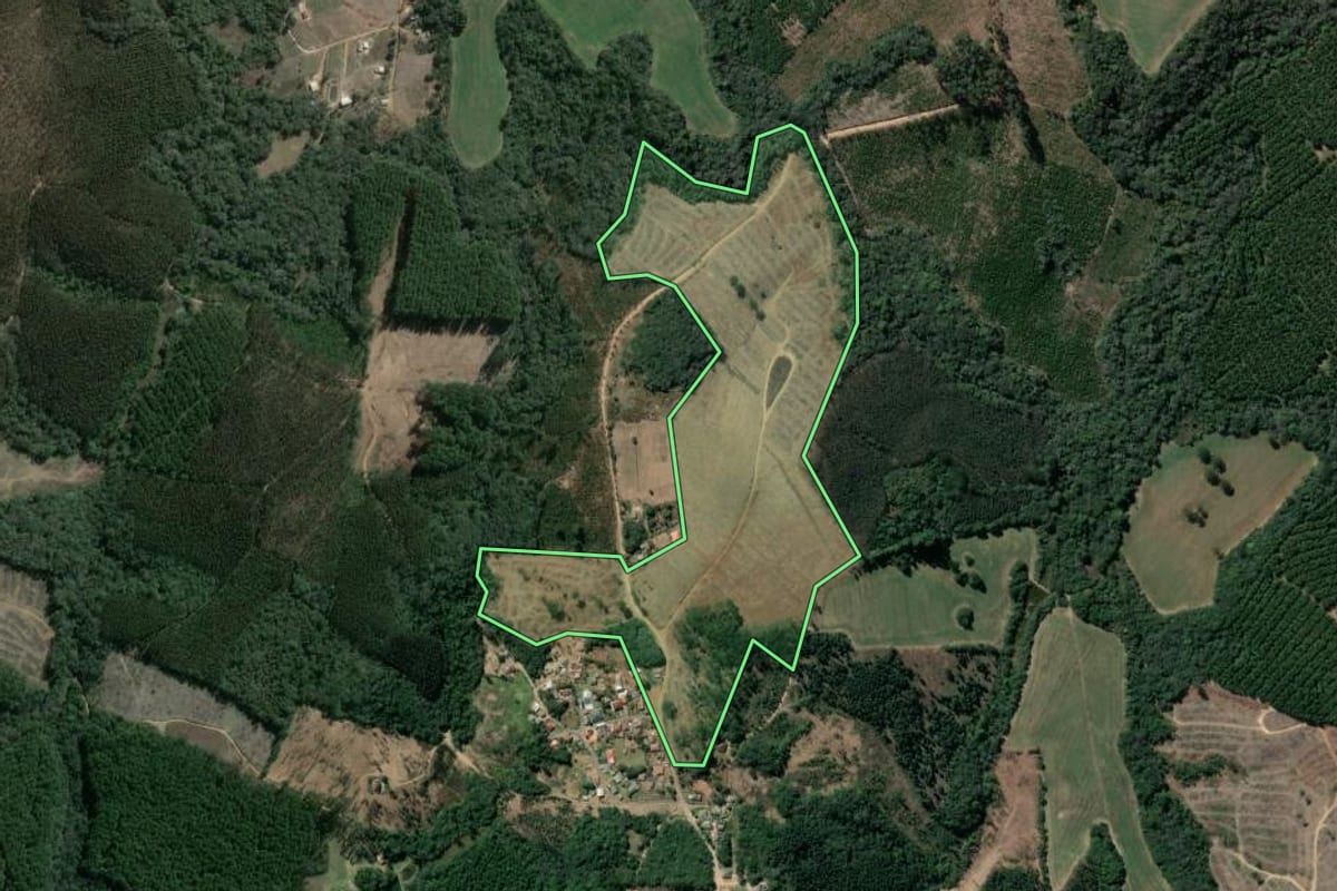 Imagem de satélite do imóvel rural em Imbaú (PR), com o contorno declarado no CAR desenhado por cima.