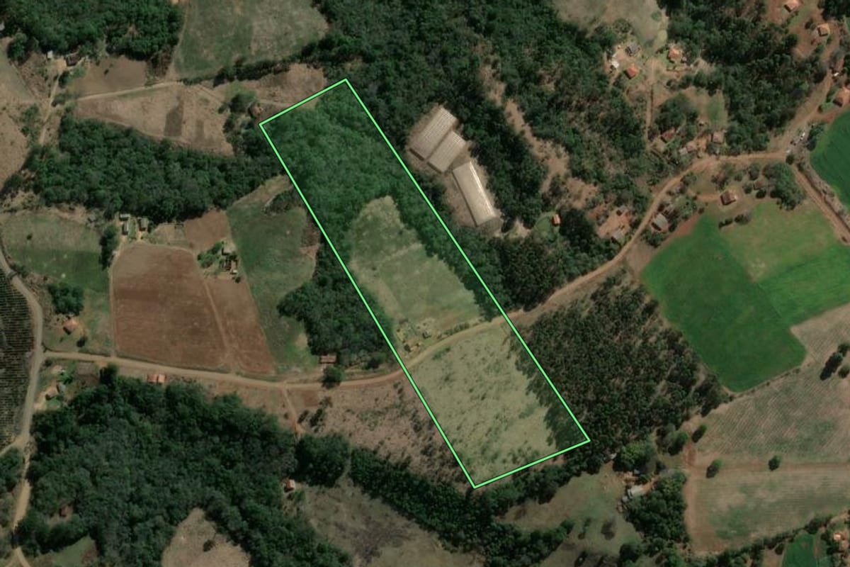 Imagem de satélite do imóvel rural em Imbaú (PR), com o contorno declarado no CAR desenhado por cima.