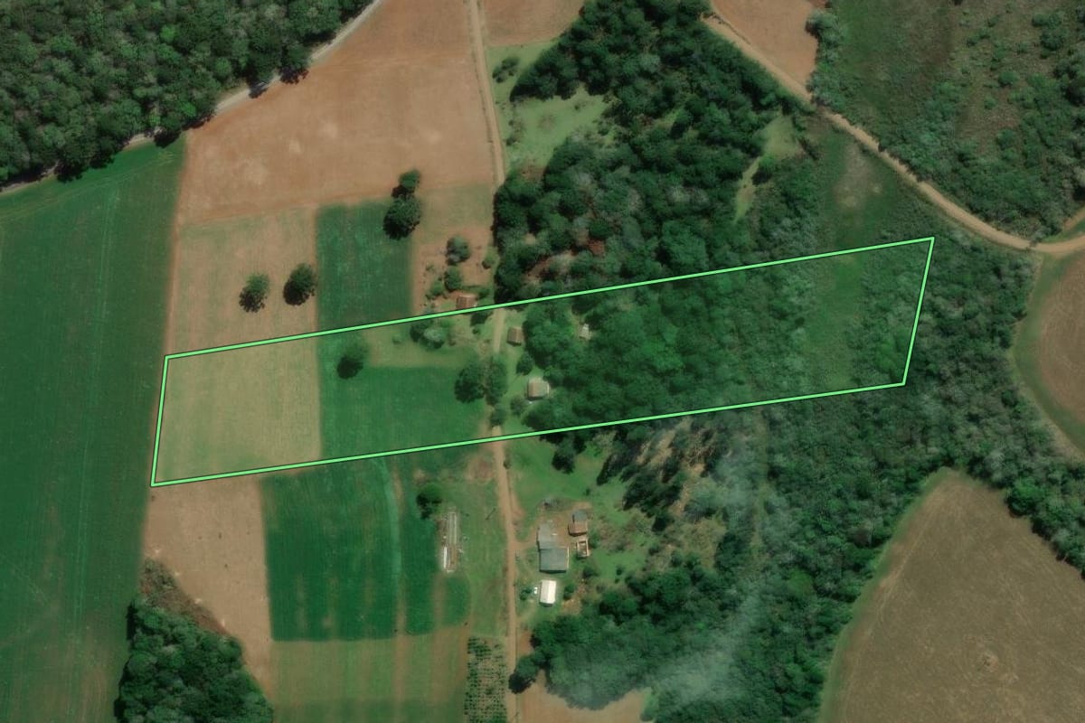 Imagem de satélite do imóvel rural em Imbituva (PR), com o contorno declarado no CAR desenhado por cima.