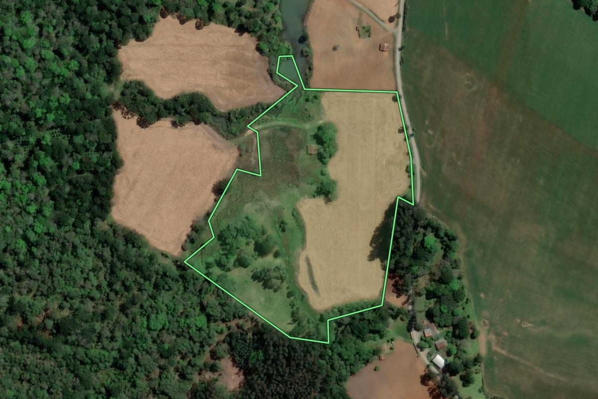 Imagem de satélite do imóvel rural em Imbituva (PR), com o contorno declarado no CAR desenhado por cima.