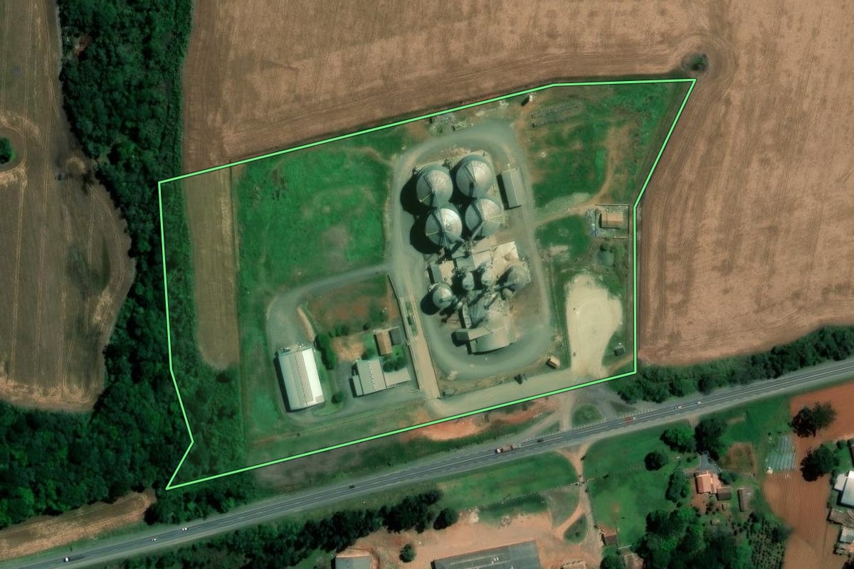 Imagem de satélite do imóvel rural em Imbituva (PR), com o contorno declarado no CAR desenhado por cima.