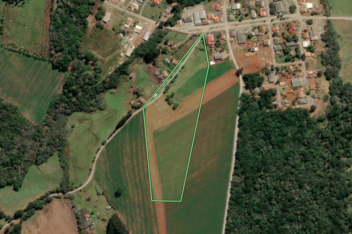 Imagem de satélite do imóvel rural em Imbituva (PR), com o contorno declarado no CAR desenhado por cima.