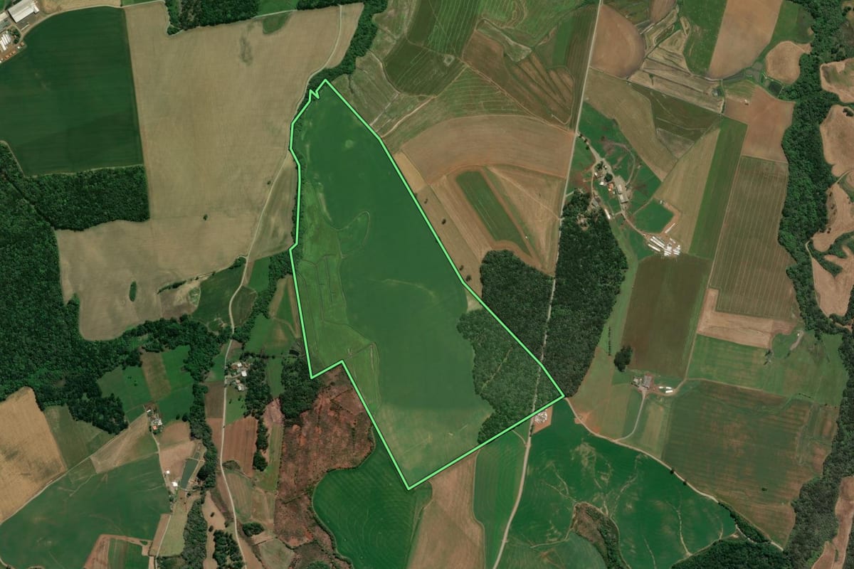 Imagem de satélite do imóvel rural em Imbituva (PR), com o contorno declarado no CAR desenhado por cima.