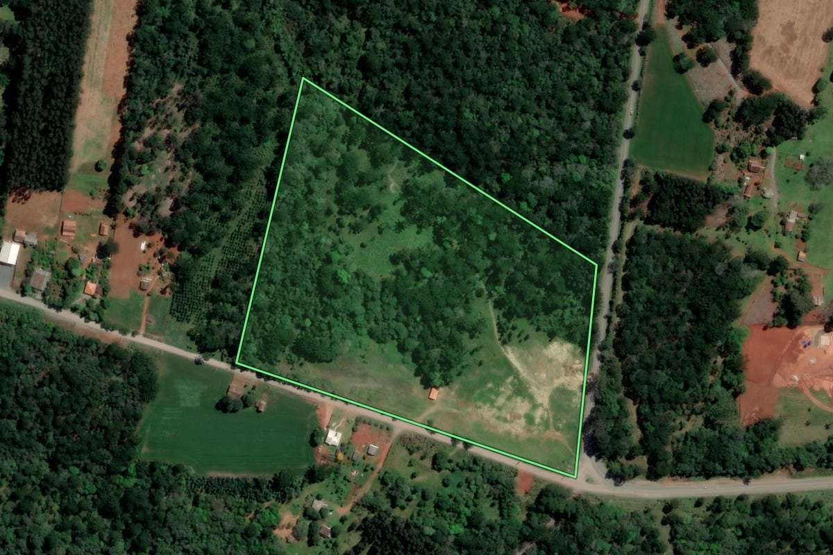 Imagem de satélite do imóvel rural em Imbituva (PR), com o contorno declarado no CAR desenhado por cima.