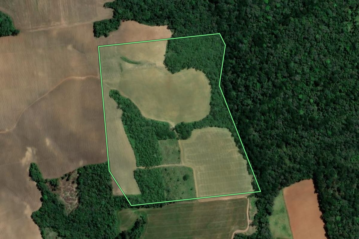 Imagem de satélite do imóvel rural em Imbituva (PR), com o contorno declarado no CAR desenhado por cima.
