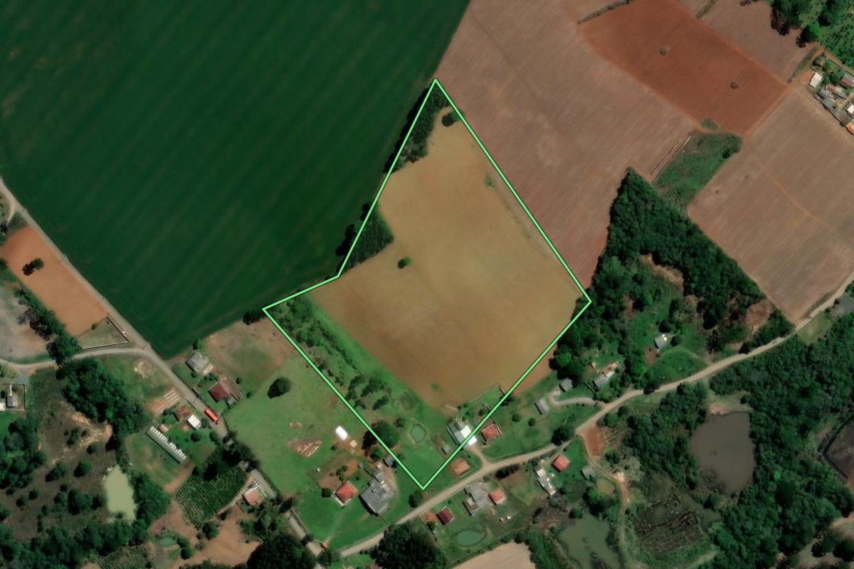 Imagem de satélite do imóvel rural em Imbituva (PR), com o contorno declarado no CAR desenhado por cima.