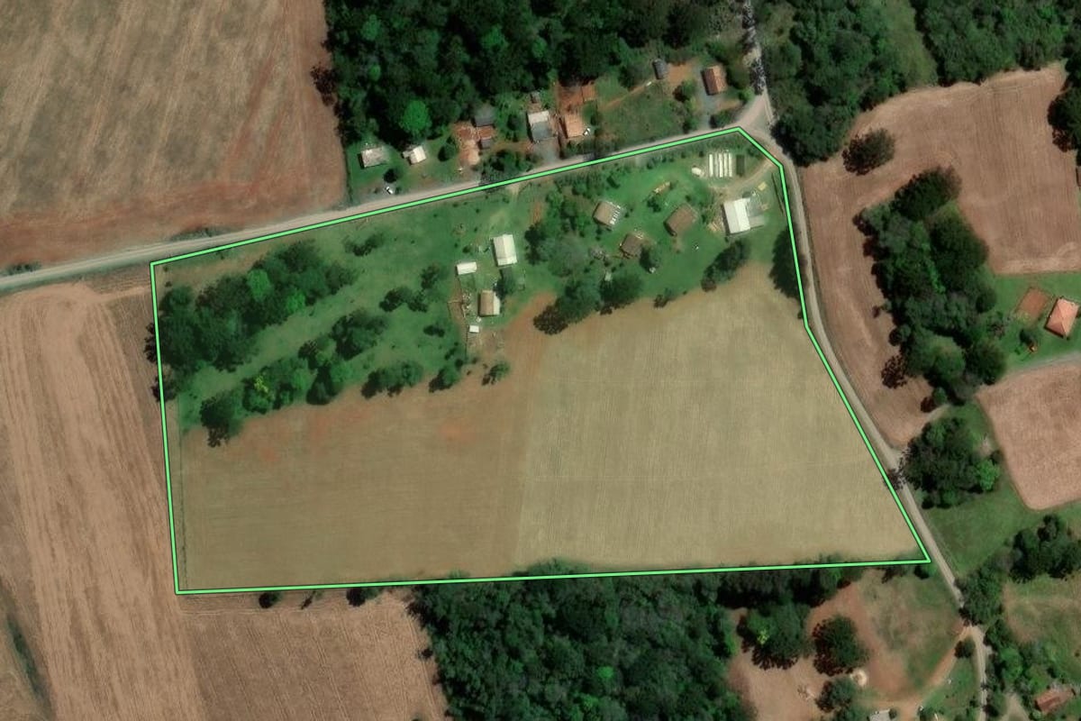 Imagem de satélite do imóvel rural em Imbituva (PR), com o contorno declarado no CAR desenhado por cima.
