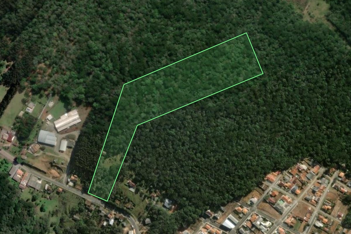 Imagem de satélite do imóvel rural em Imbituva (PR), com o contorno declarado no CAR desenhado por cima.