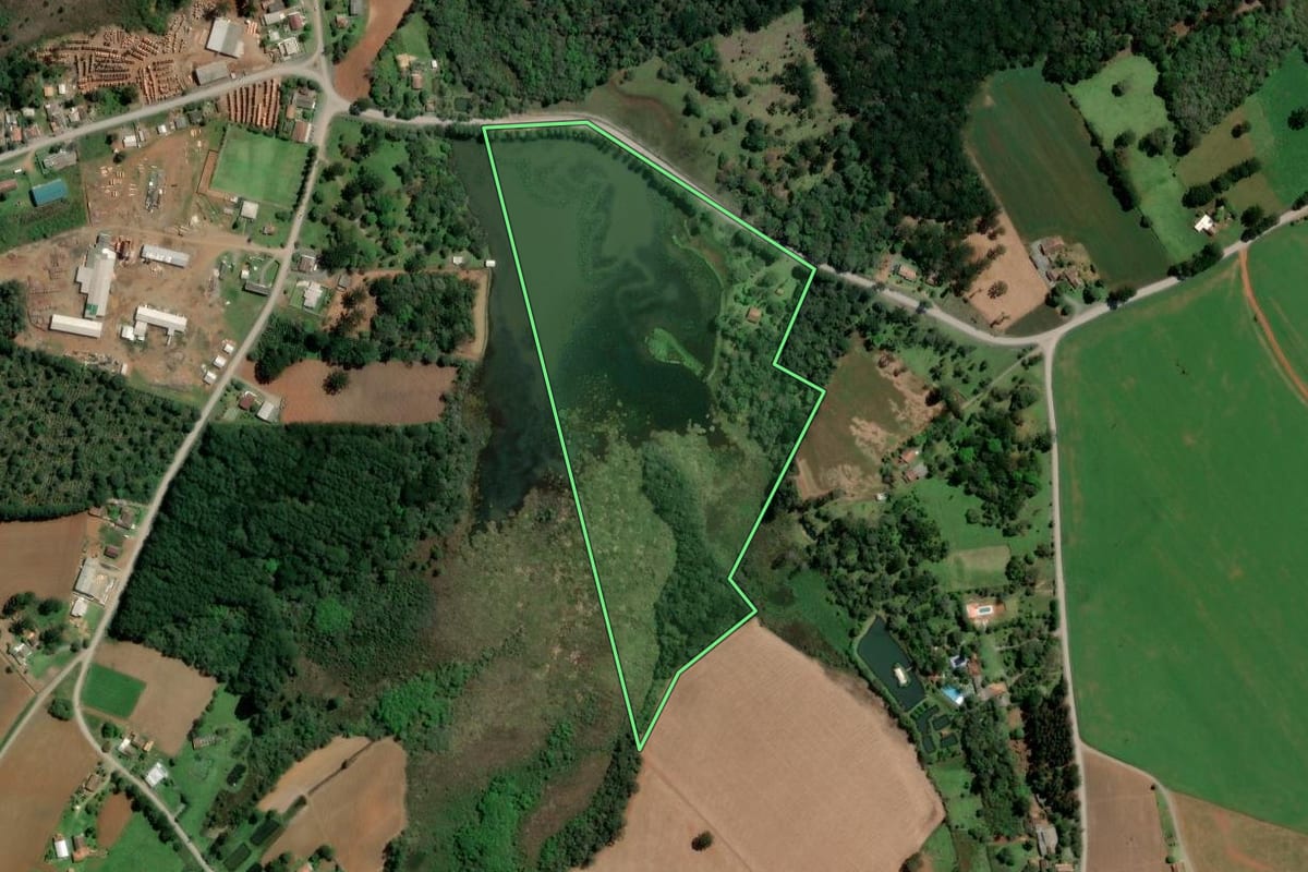 Imagem de satélite do imóvel rural em Imbituva (PR), com o contorno declarado no CAR desenhado por cima.