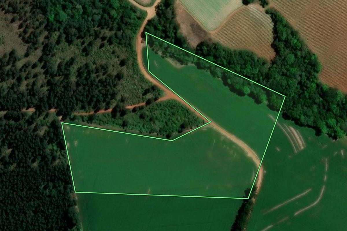 Imagem de satélite do imóvel rural em Imbituva (PR), com o contorno declarado no CAR desenhado por cima.