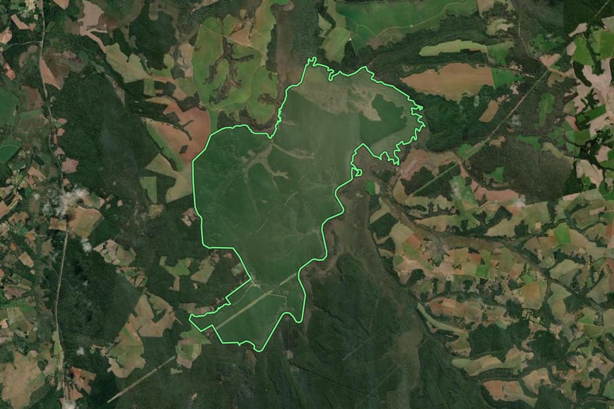 Imagem de satélite do imóvel rural em Imbituva (PR), com o contorno declarado no CAR desenhado por cima.