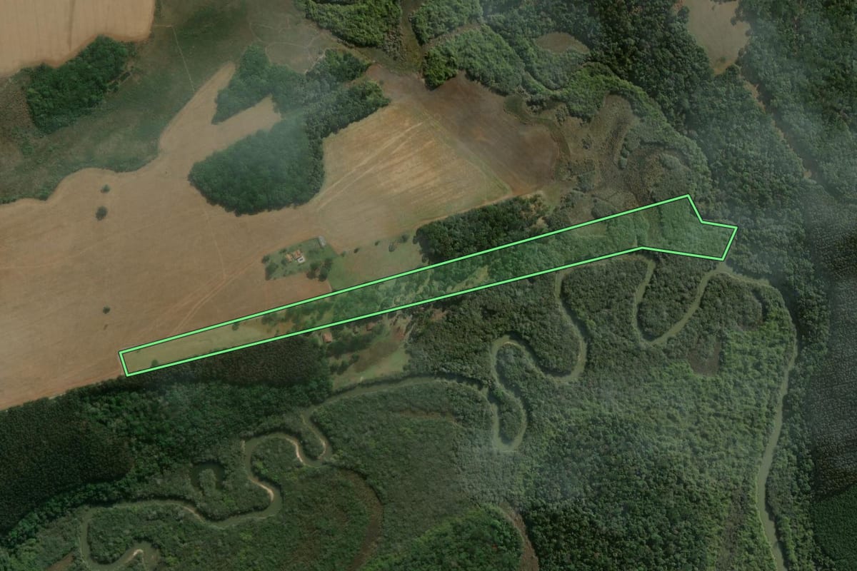 Imagem de satélite do imóvel rural em Imbituva (PR), com o contorno declarado no CAR desenhado por cima.