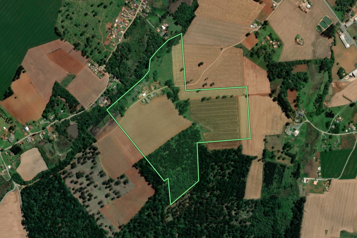 Imagem de satélite do imóvel rural em Imbituva (PR), com o contorno declarado no CAR desenhado por cima.