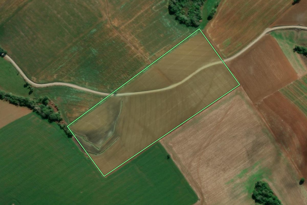 Imagem de satélite do imóvel rural em Imbituva (PR), com o contorno declarado no CAR desenhado por cima.