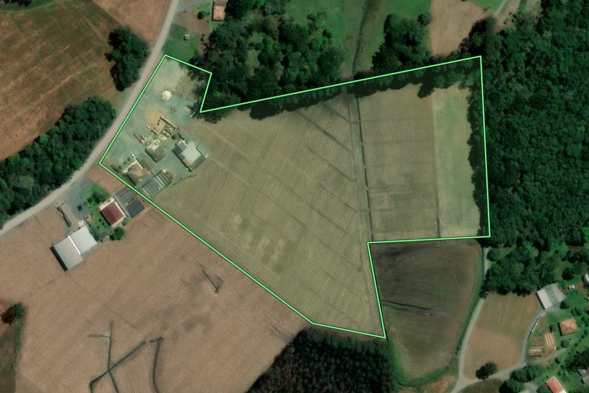 Imagem de satélite do imóvel rural em Imbituva (PR), com o contorno declarado no CAR desenhado por cima.