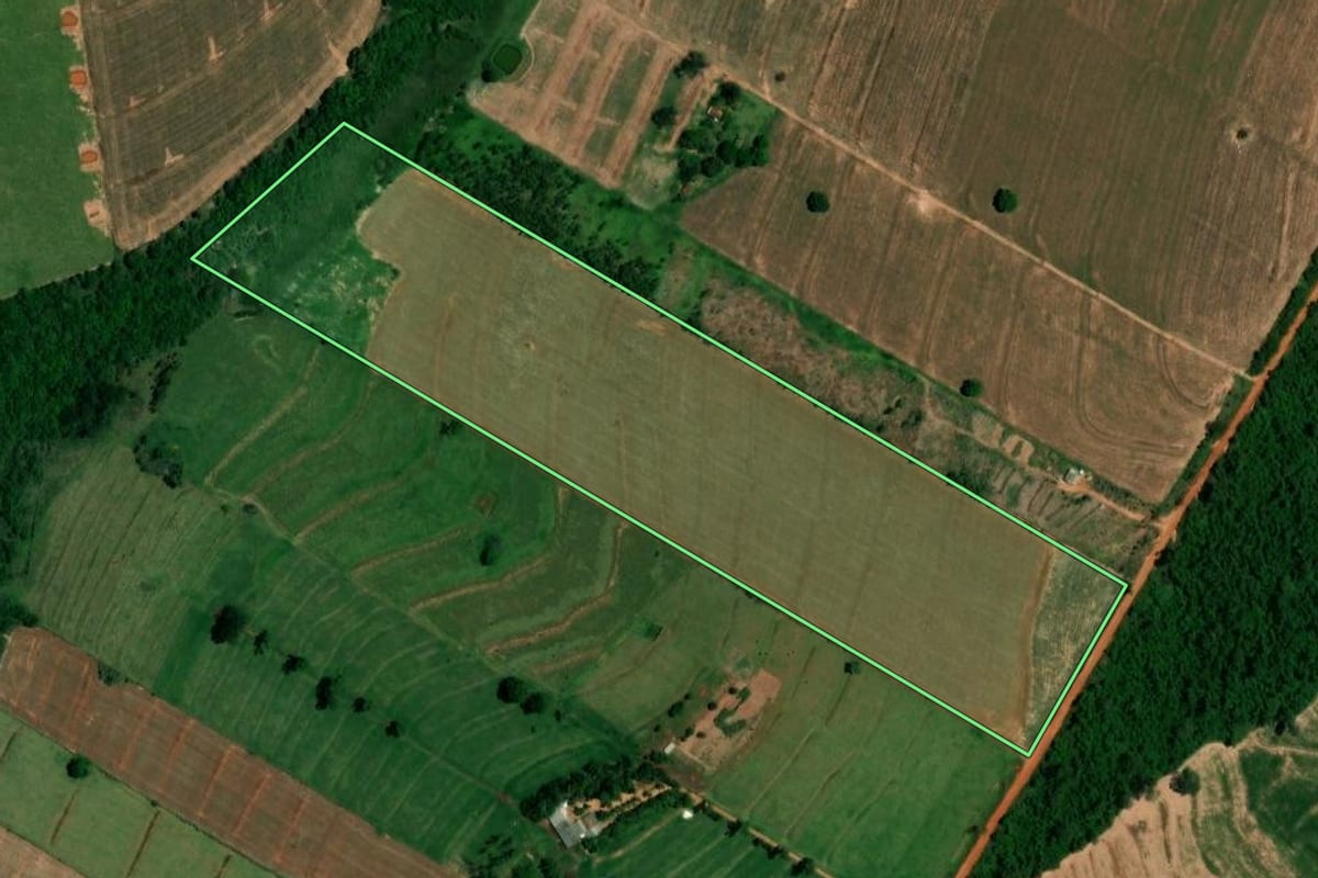 Imagem de satélite do imóvel rural em Iporã (PR), com o contorno declarado no CAR desenhado por cima.