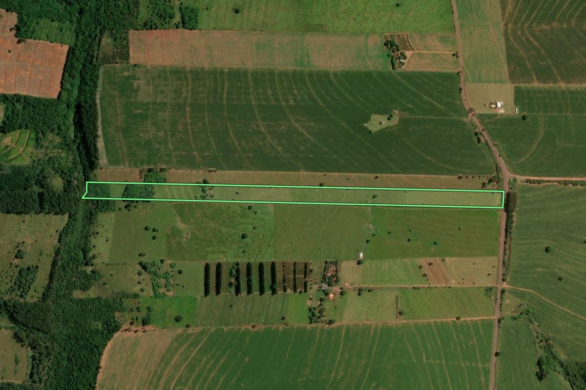 Imagem de satélite do imóvel rural em Iporã (PR), com o contorno declarado no CAR desenhado por cima.