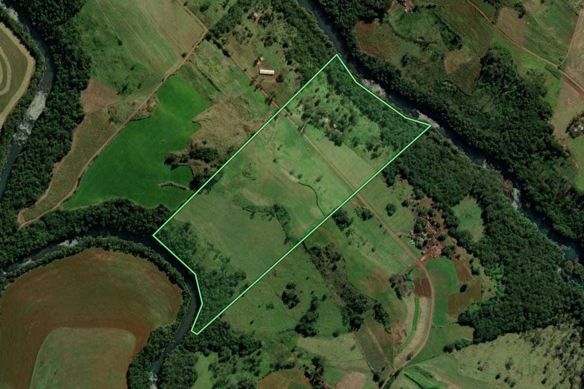 Imagem de satélite do imóvel rural em Iretama (PR), com o contorno declarado no CAR desenhado por cima.