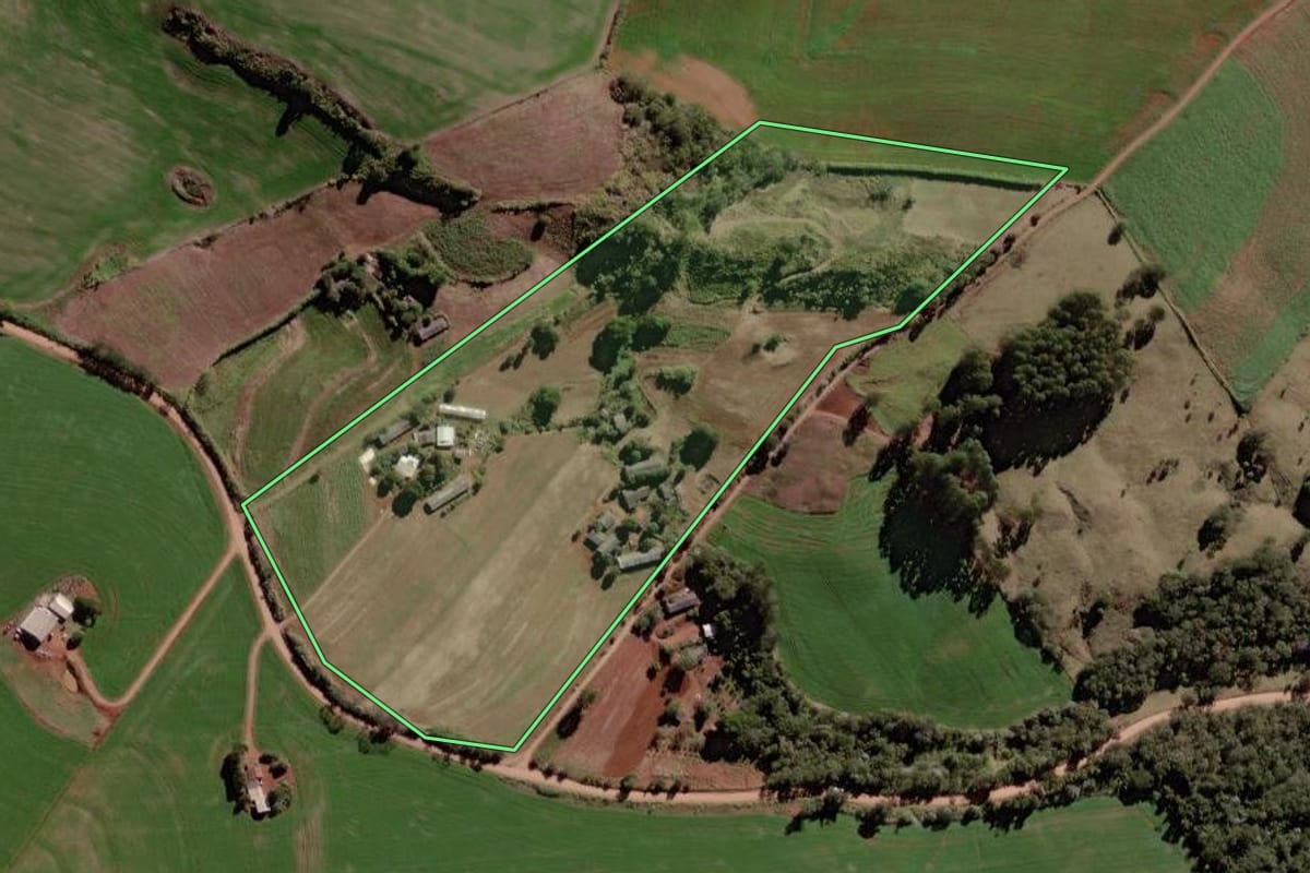 Imagem de satélite do imóvel rural em Iretama (PR), com o contorno declarado no CAR desenhado por cima.