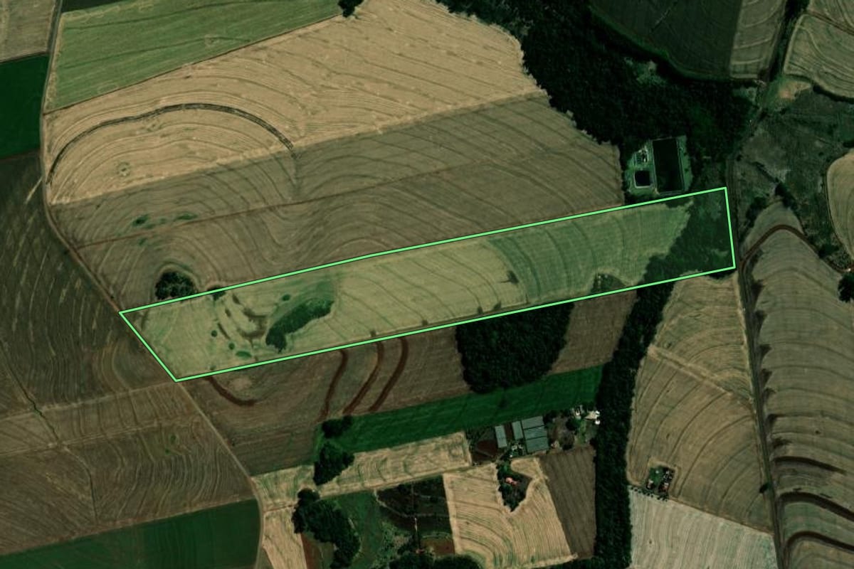 Imagem de satélite do imóvel rural em Itambé (PR), com o contorno declarado no CAR desenhado por cima.