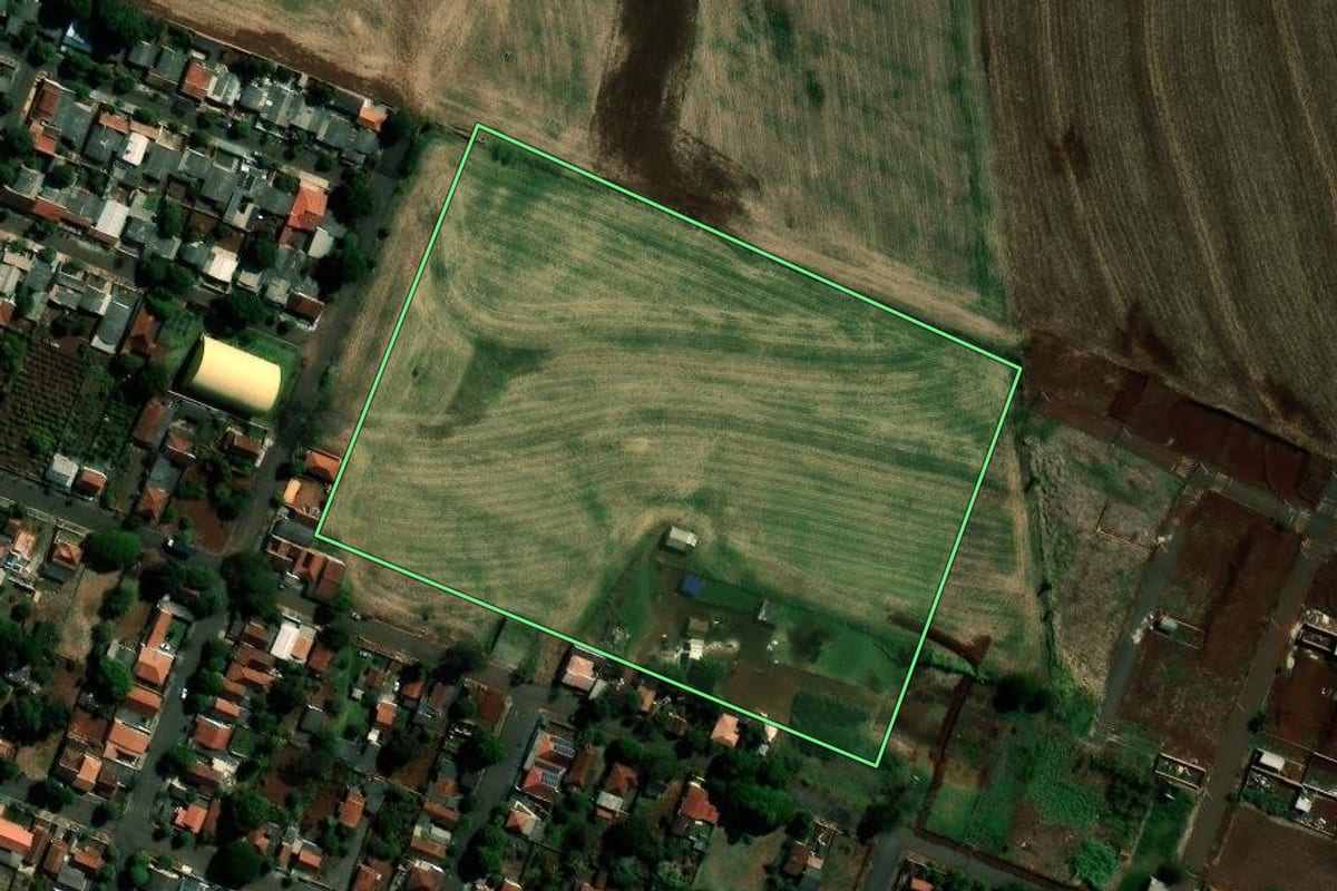 Imagem de satélite do imóvel rural em Itambé (PR), com o contorno declarado no CAR desenhado por cima.