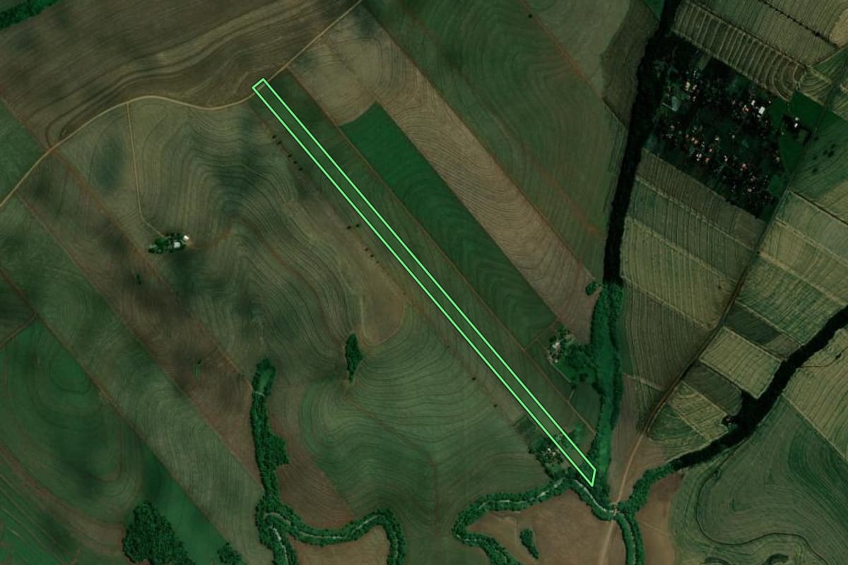 Imagem de satélite do imóvel rural em Itambé (PR), com o contorno declarado no CAR desenhado por cima.