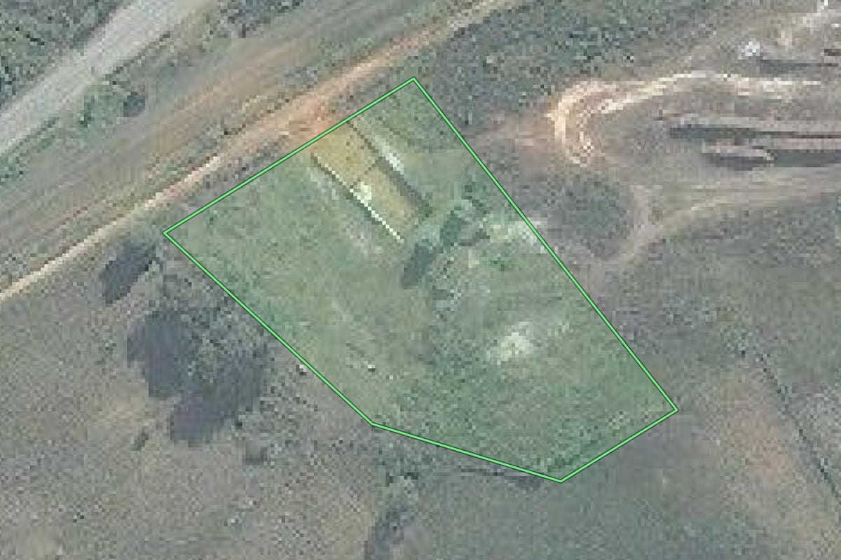Imagem de satélite do imóvel rural em Itaperuçu (PR), com o contorno declarado no CAR desenhado por cima.