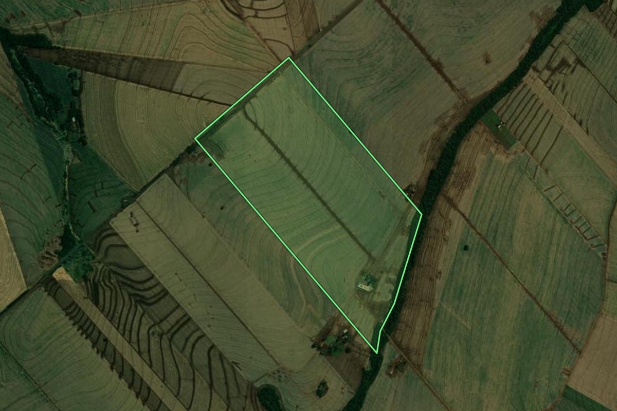 Imagem de satélite do imóvel rural em Ivatuba (PR), com o contorno declarado no CAR desenhado por cima.